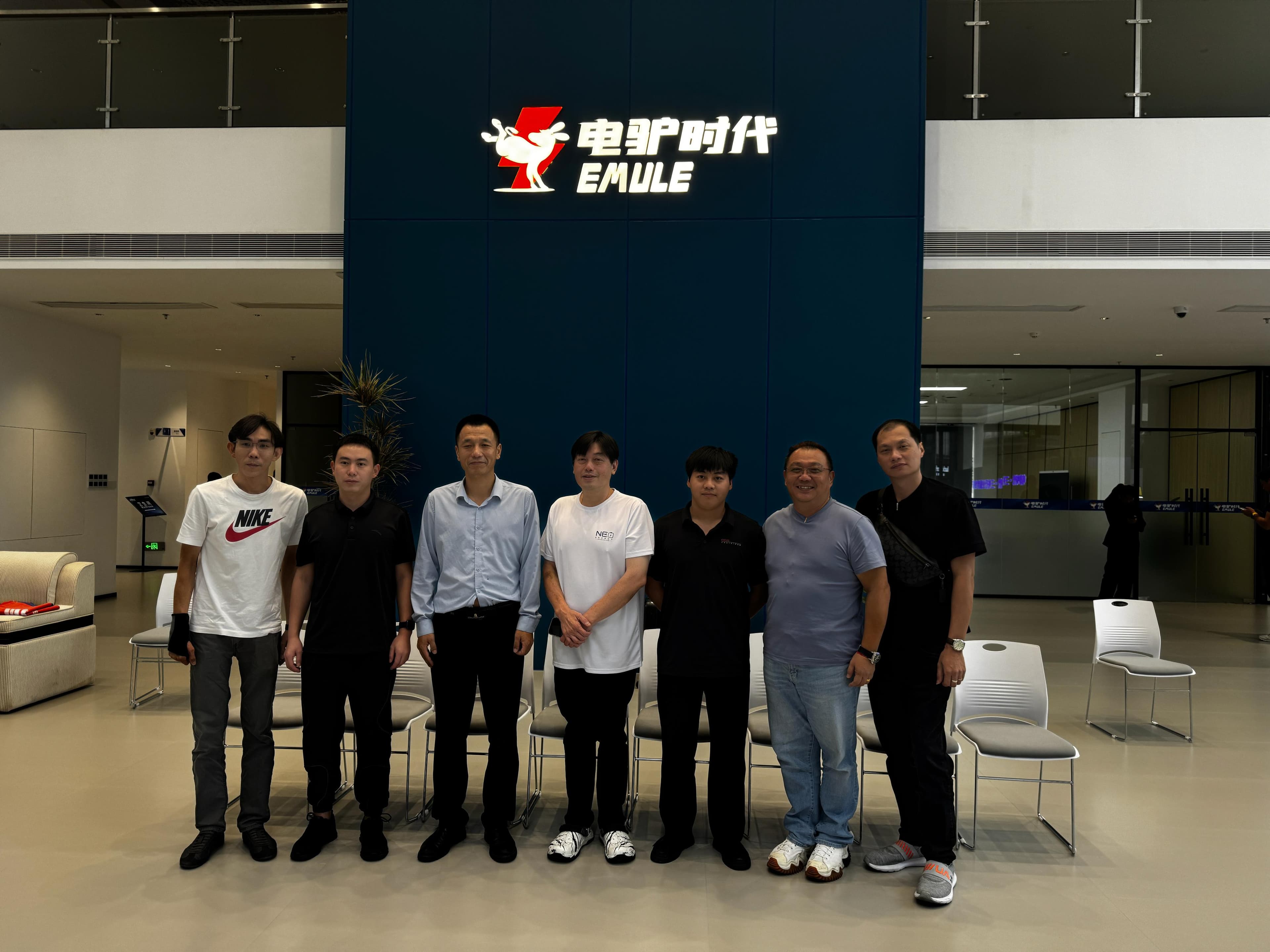 NEO ENERGY team group photo at the CALB power battery technical training venue